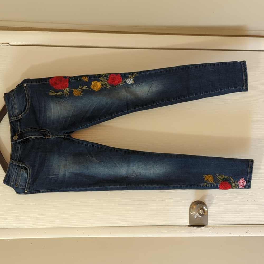 Women's Embroidery Jeans